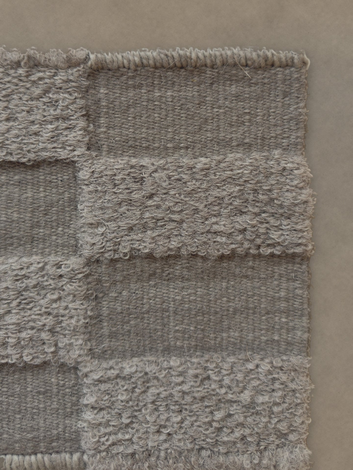 CHECKERED | BEIGE | BOUCLE ALPACA | THIN THICKNESS