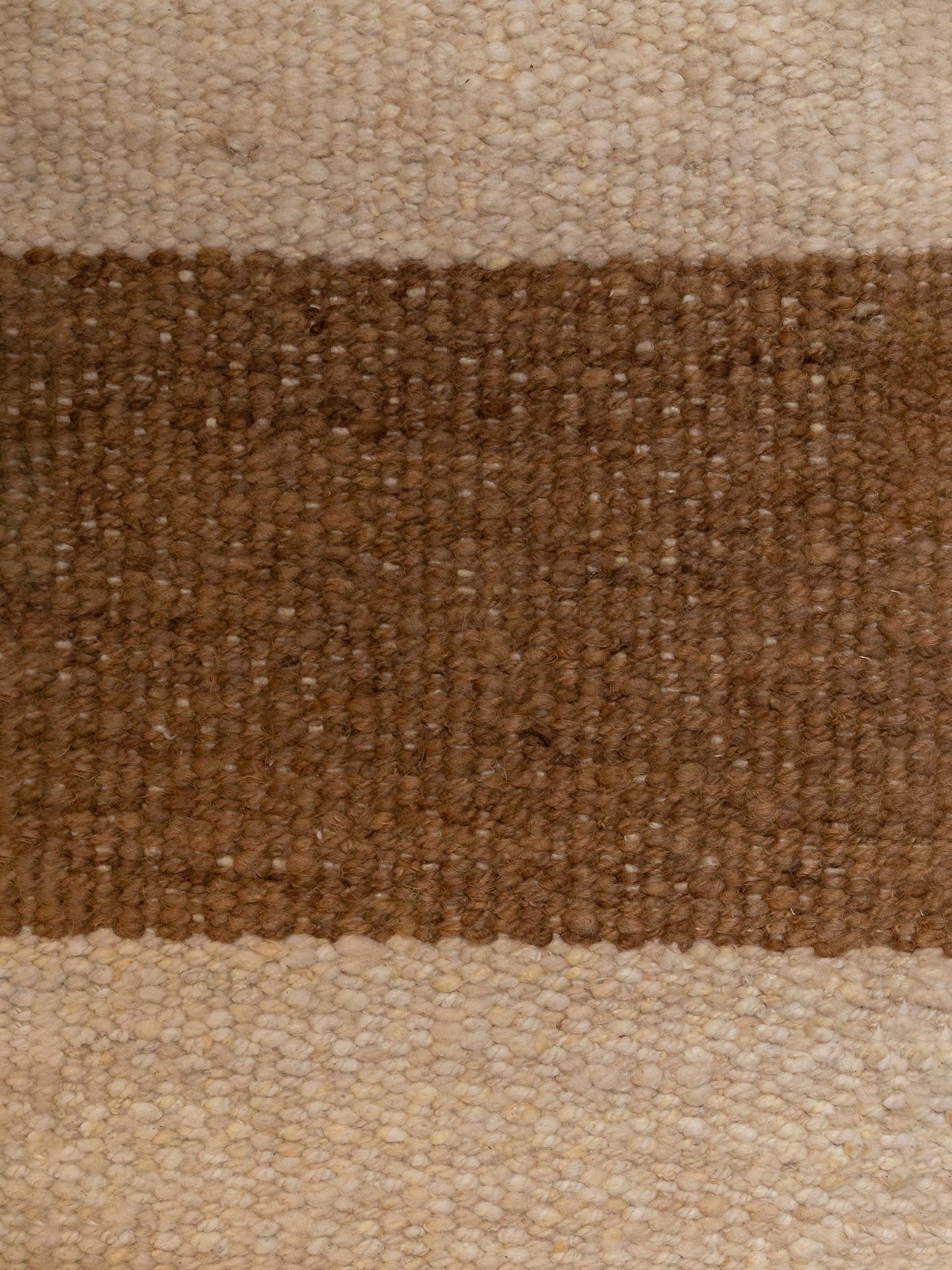 CRIOLLA | NATURAL WHITE & TOBACCO | WOOL | CHUNKY THICKNESS