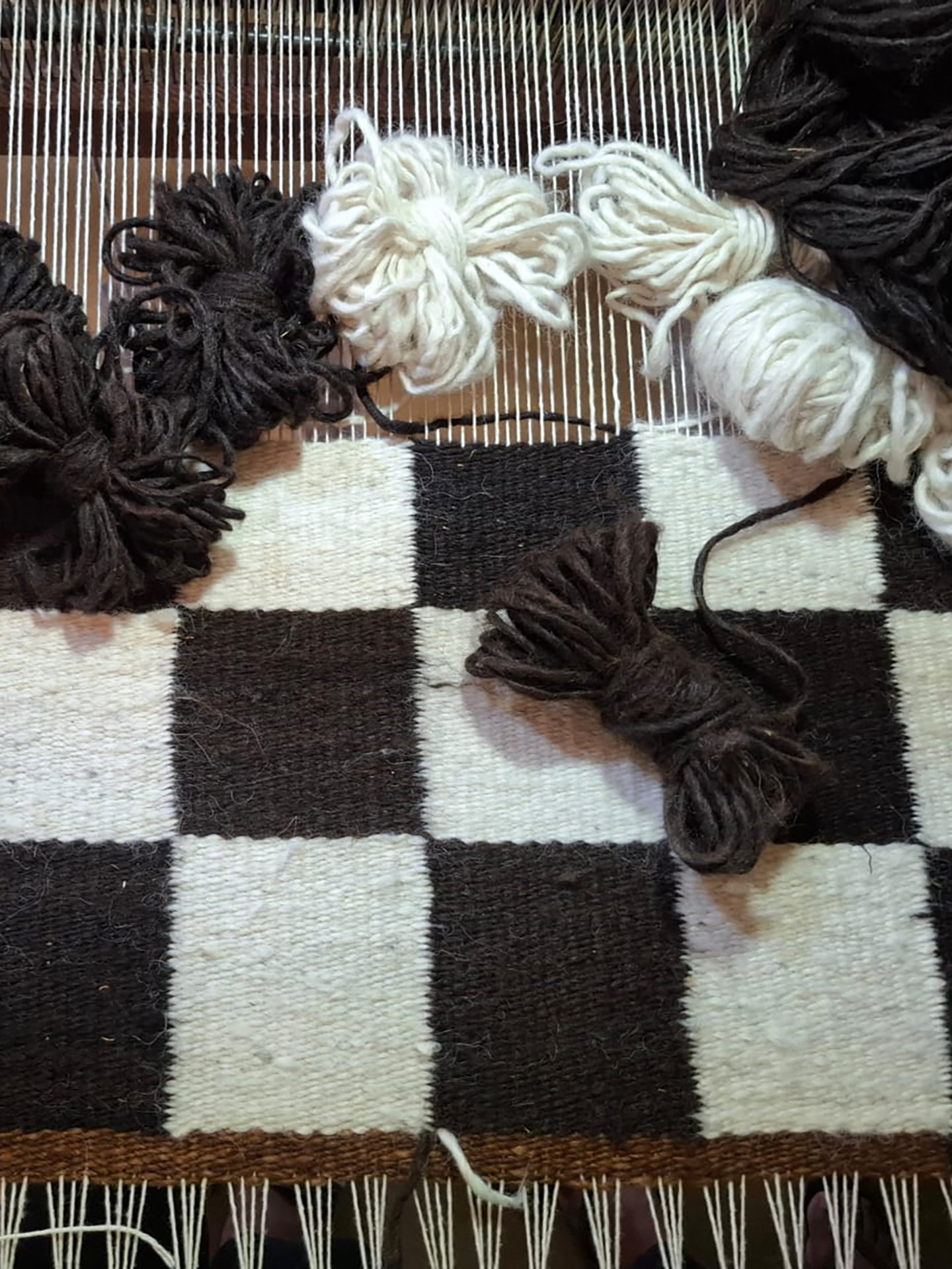 DAMERO | NATURAL WHITE & BLACK | BRUSHED LLAMA | THIN THICKNESS