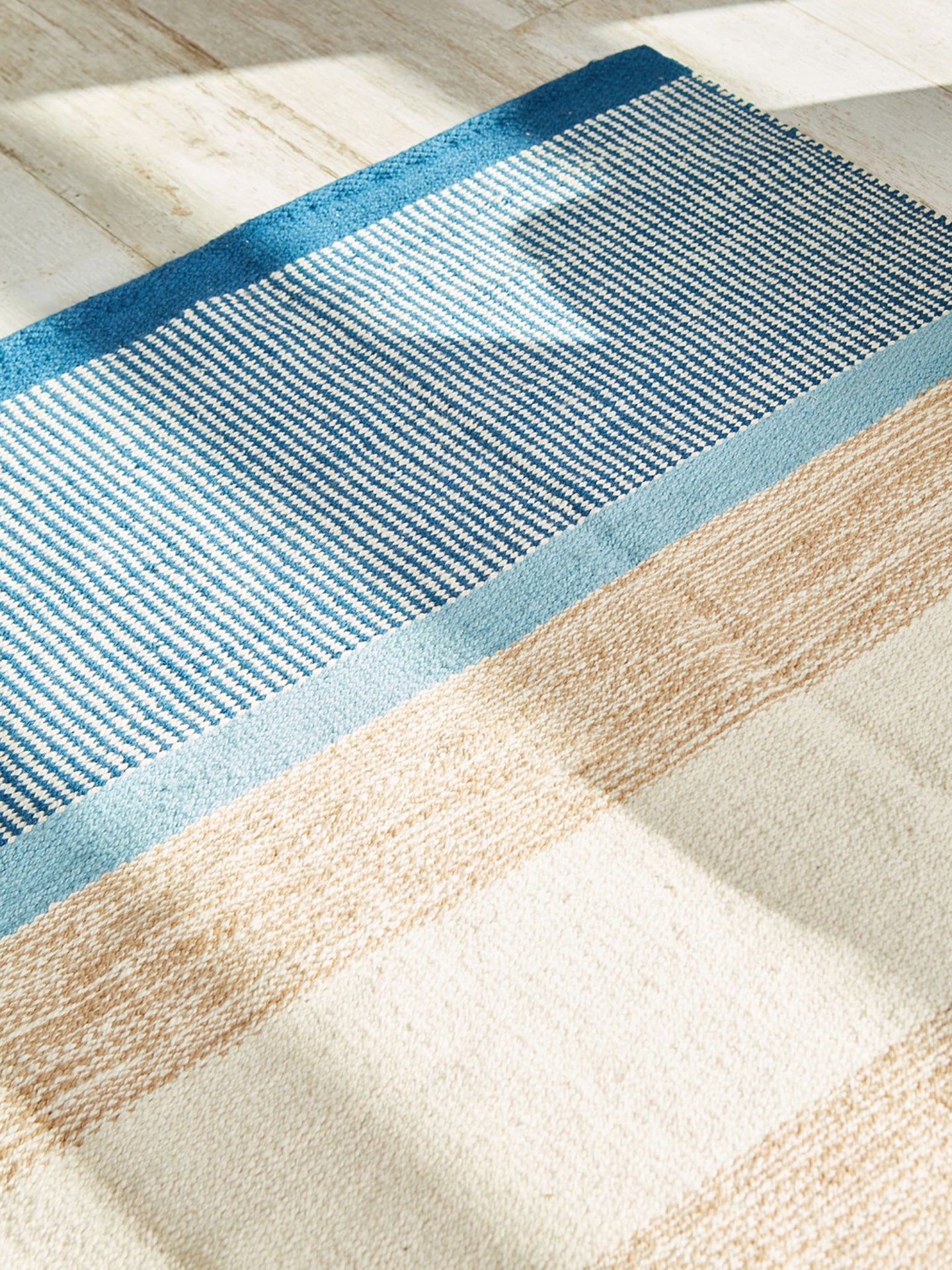 Relieve Natural Striped