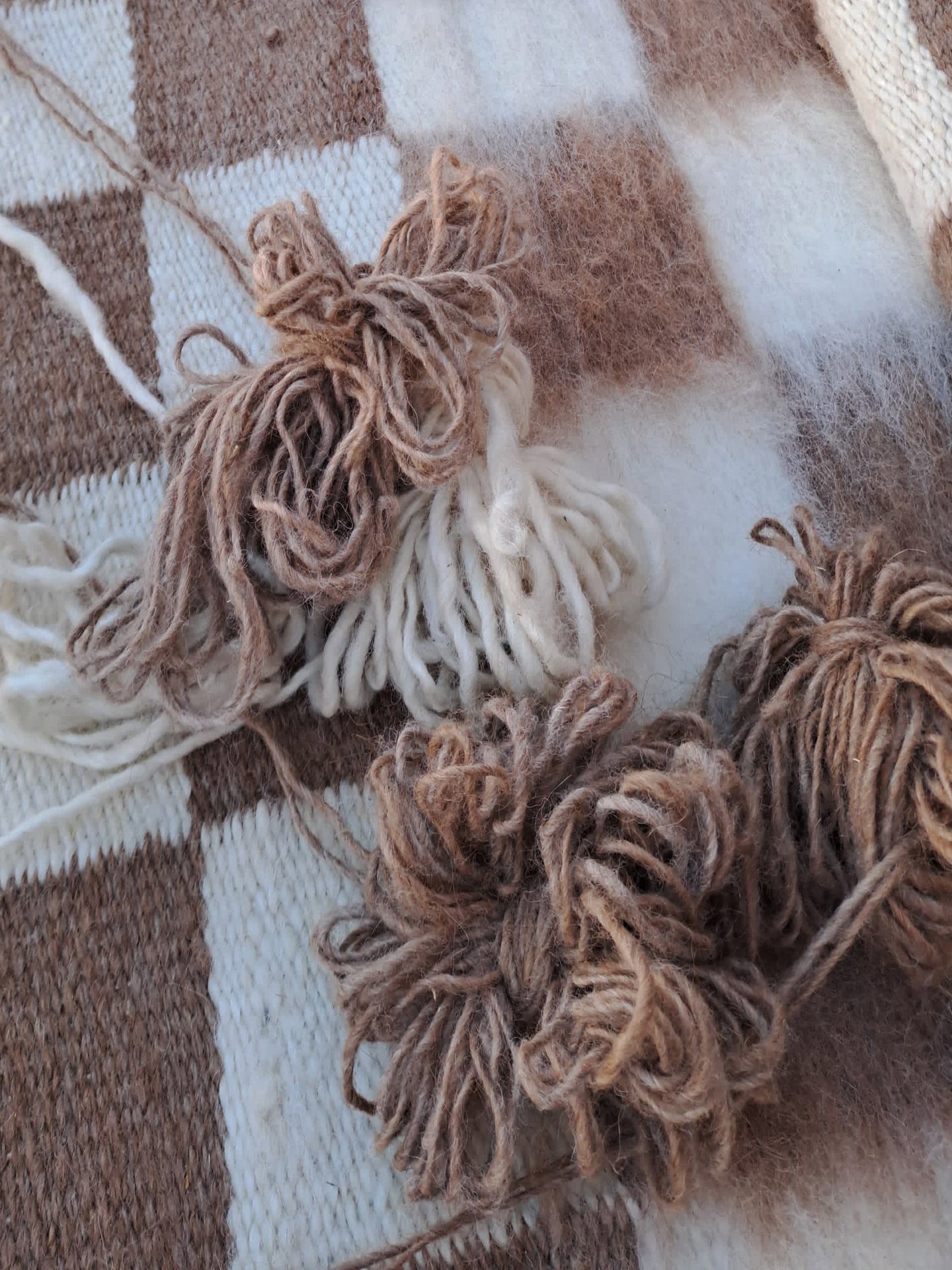 DAMERO | NATURAL WHITE & DARK BEIGE | BRUSHED LLAMA | THIN THICKNESS