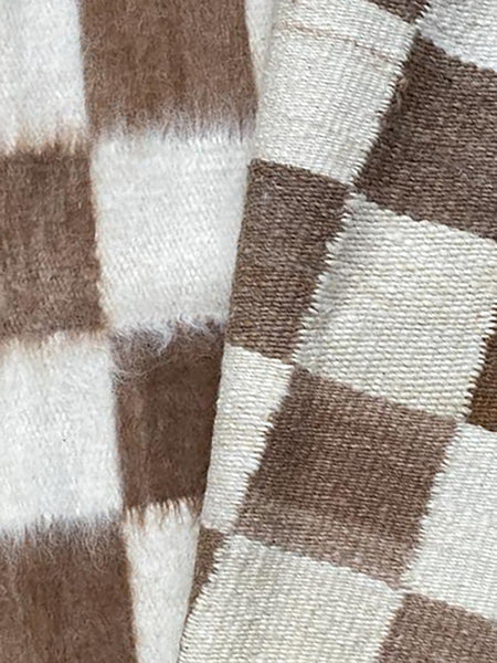 DAMERO | BLANCO NATURAL & BEIGE OSCURO | LLAMA CARDADA | GROSOR FINO