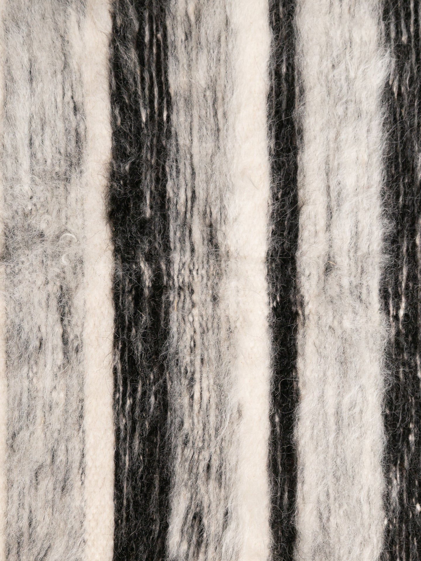 RAYAS MATIZADAS | BLANCO NATURAL & NEGRO | LLAMA CARDADA | GROSOR FINO