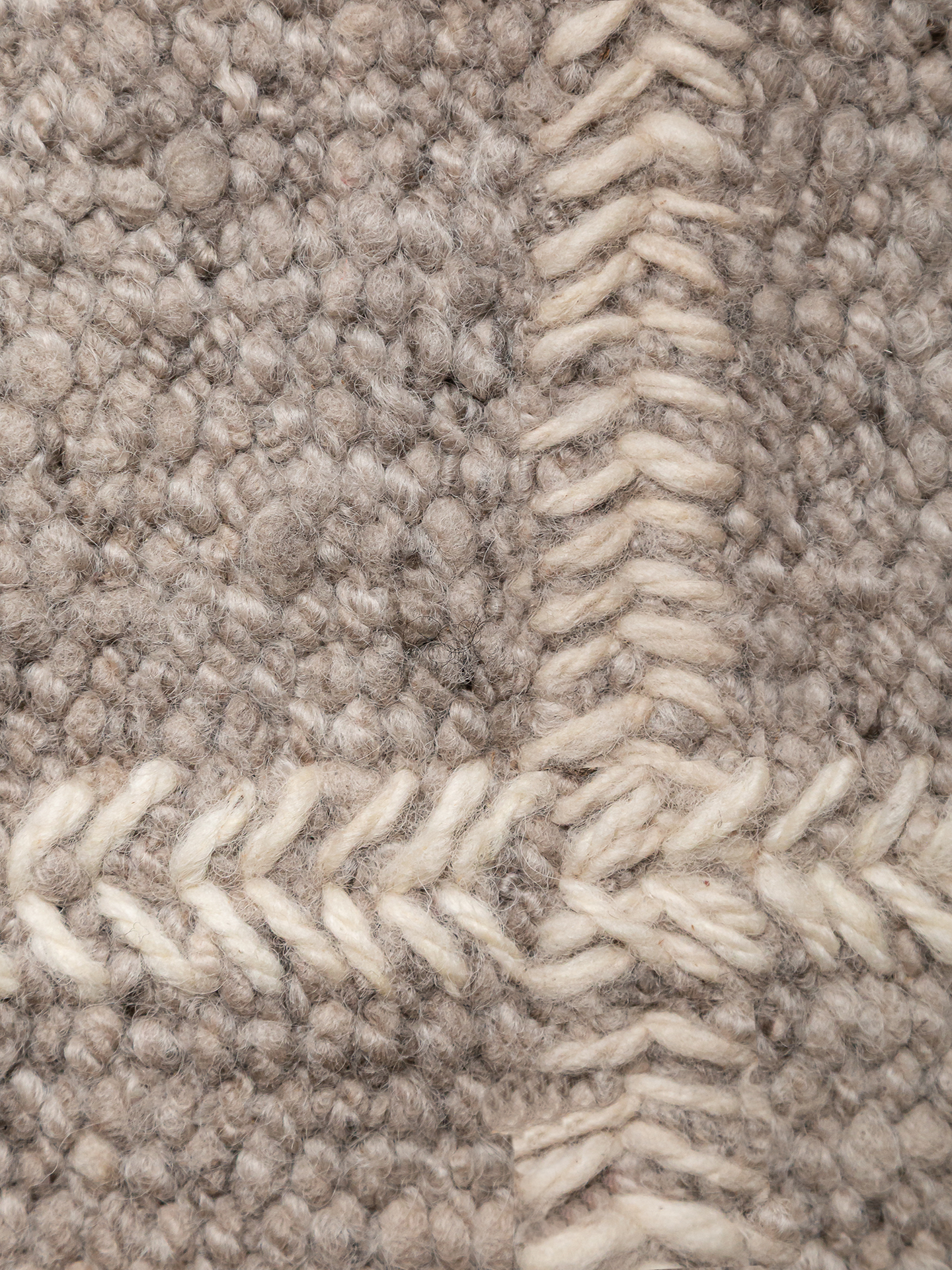 STITCHES RUG | ASH GREY & NATURAL WHITE | WOOL | CHUNKY THICKNESS