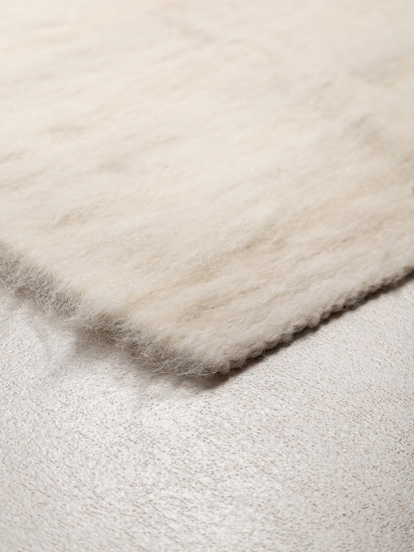 BLANCO NATURAL | LLAMA CARDADA | GROSOR FINO