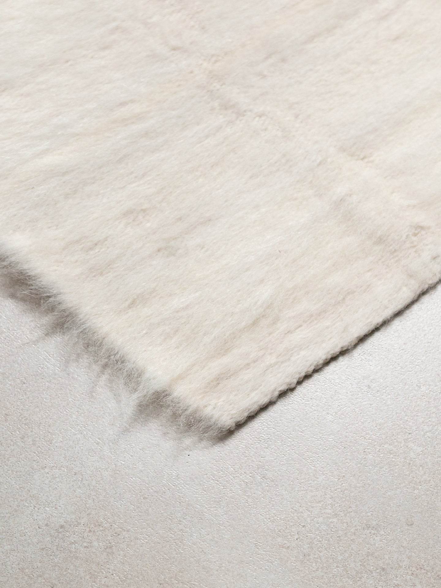 BLANCO NATURAL | LLAMA CARDADA | GROSOR FINO