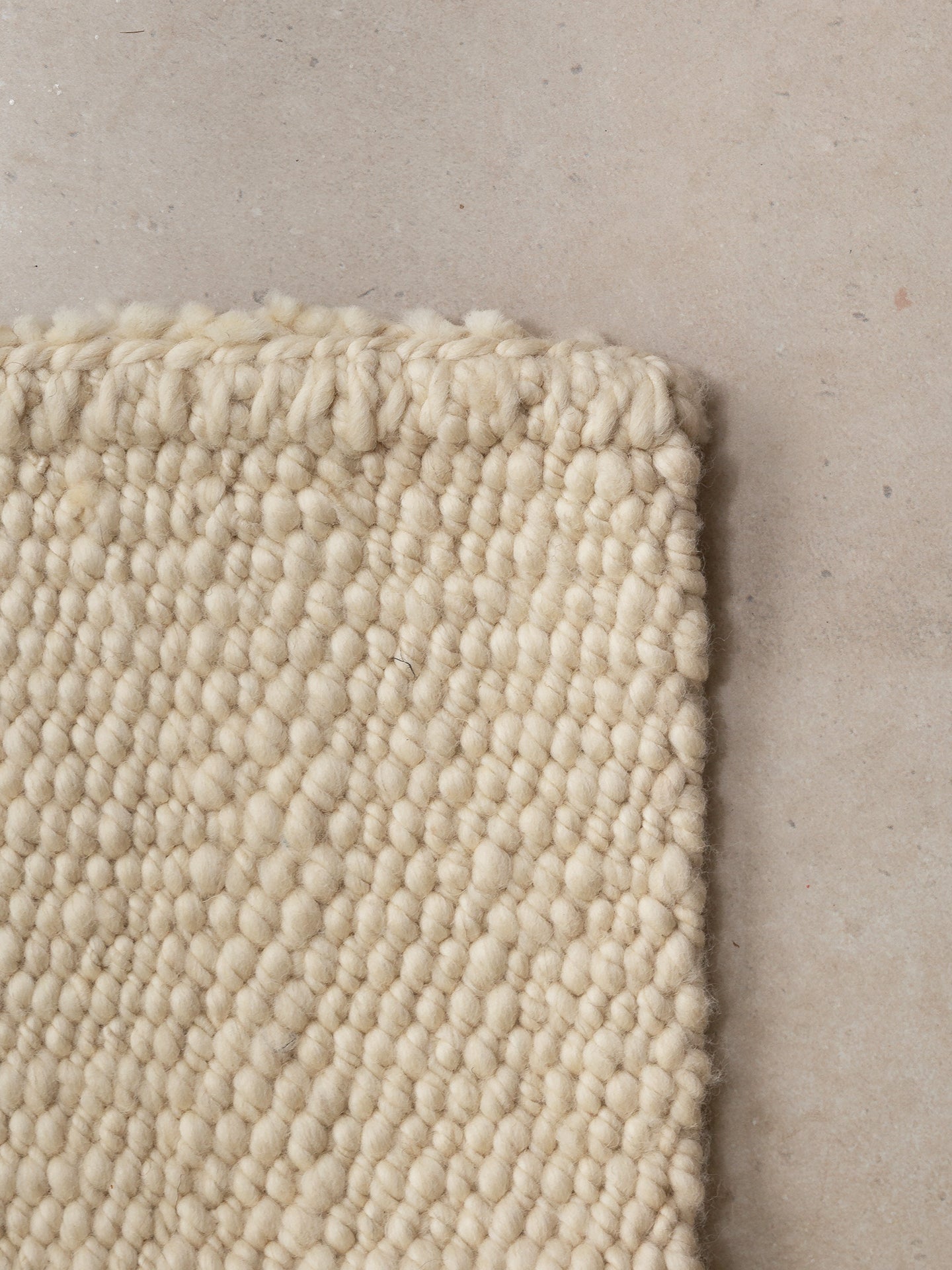 NATURAL WHITE | REFINED WOOL | CHUNKY THICKNESS