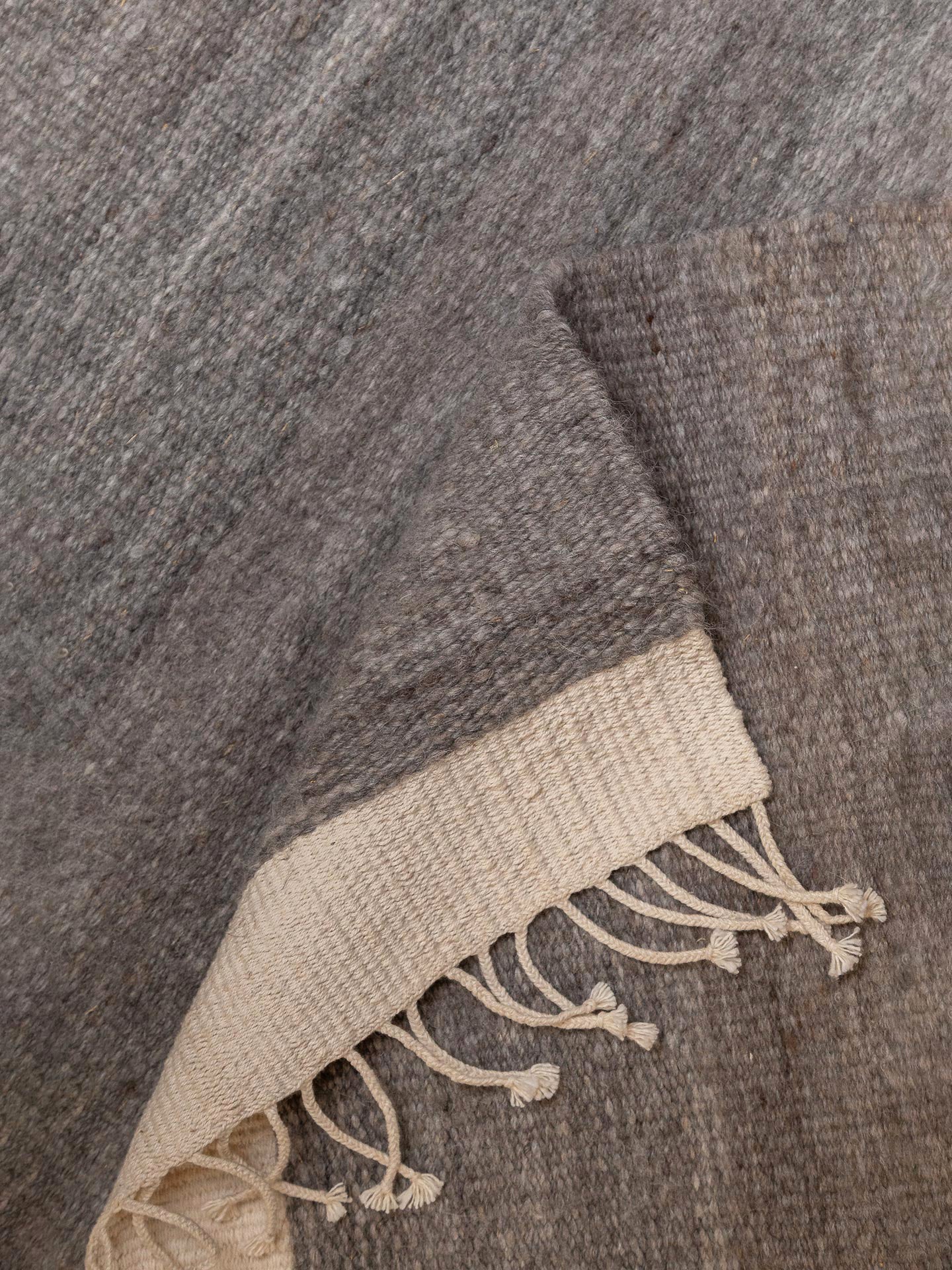 BRAIDED TASSELS | GREY | LLAMA | THIN THICKNESS