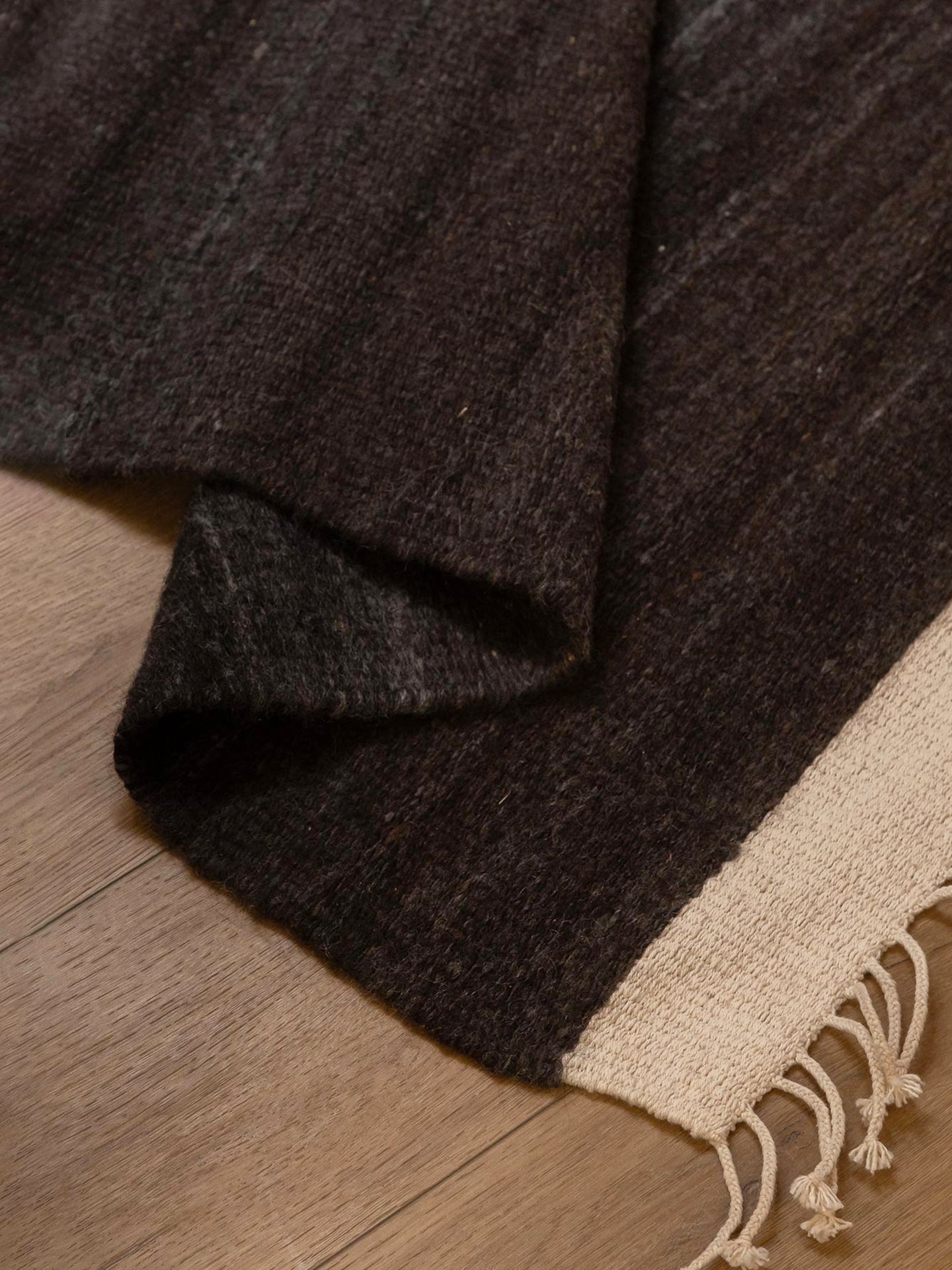 BRAIDED TASSELS | SMOKE GREY | LLAMA | THIN THICKNESS