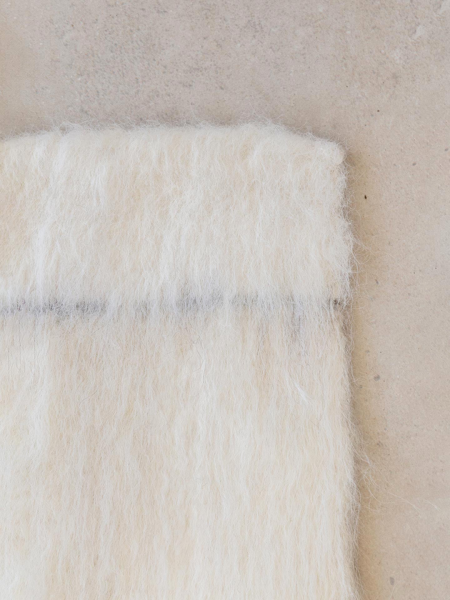 GRID | NATURAL WHITE & GREY | BRUSHED LLAMA | THIN THICKNESS