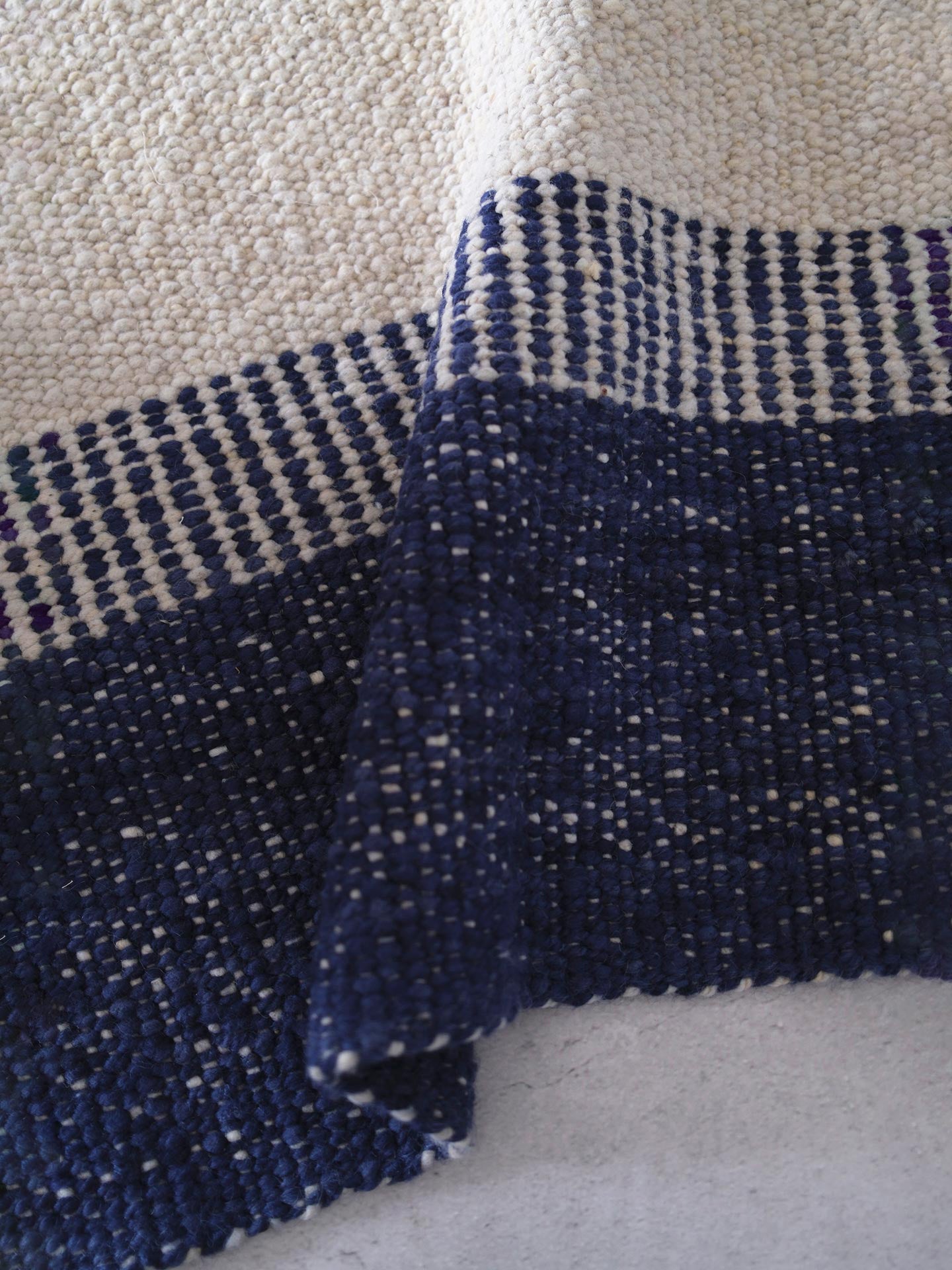 CENTRO PEINECILLO | NATURAL WHITE & BLUE | WOOL | CHUNKY THICKNESS