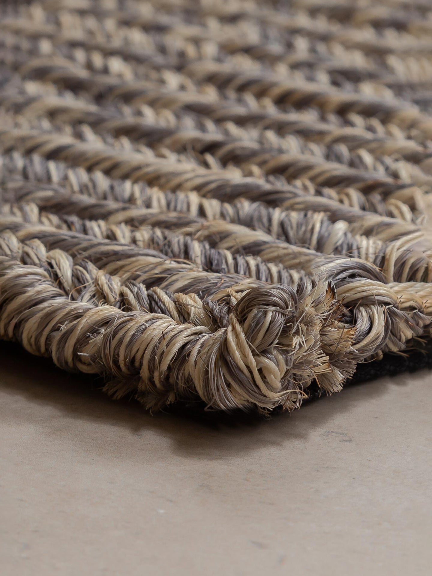 NUDO | BLANCO & GRIS CLARO