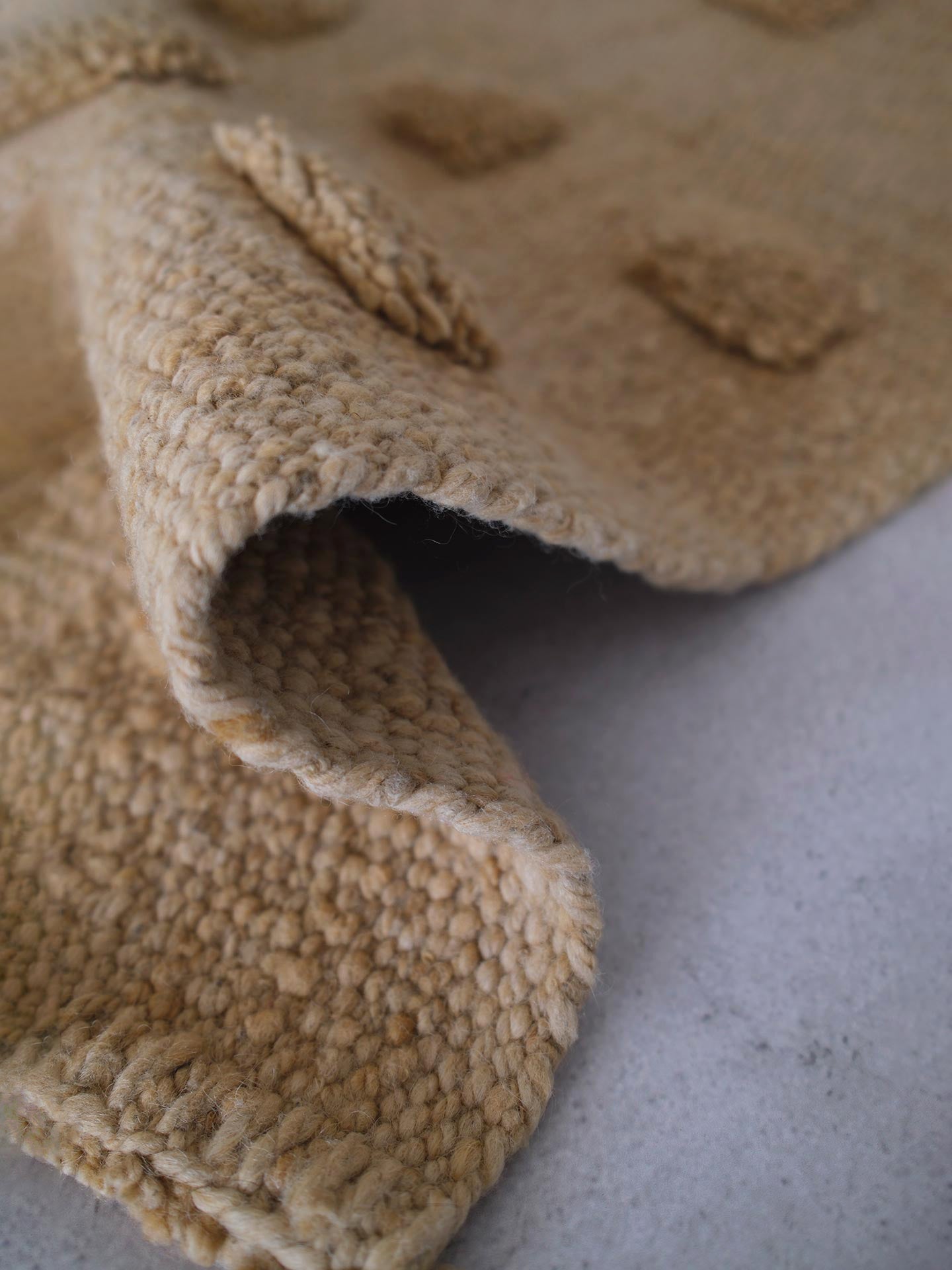CUT PILE | SAND | WOOL | CHUNKY THICKNESS