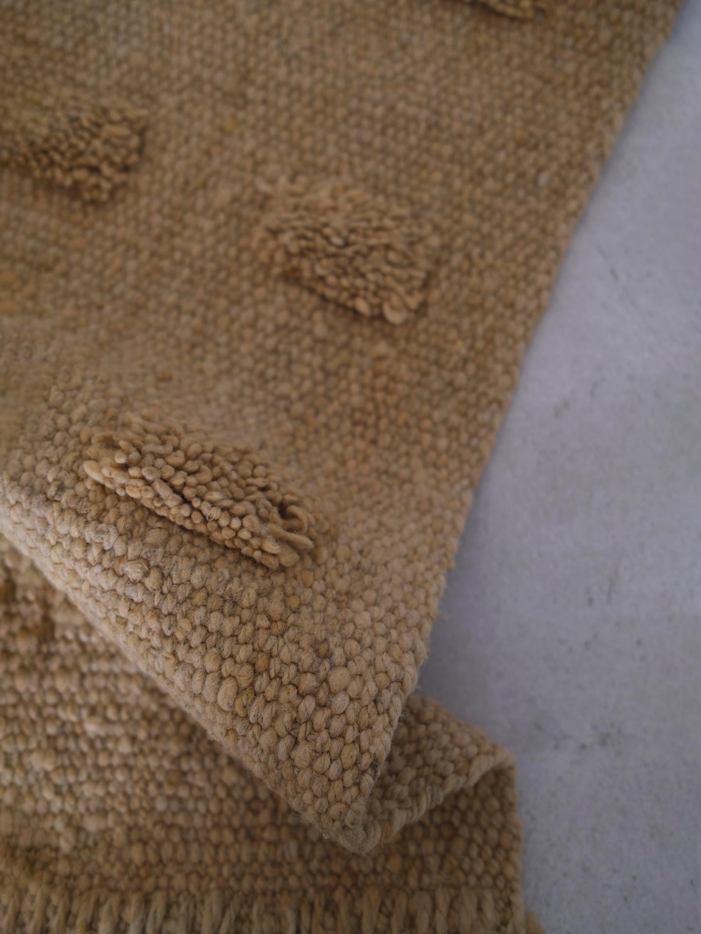 CUT PILE | SAND | WOOL | CHUNKY THICKNESS