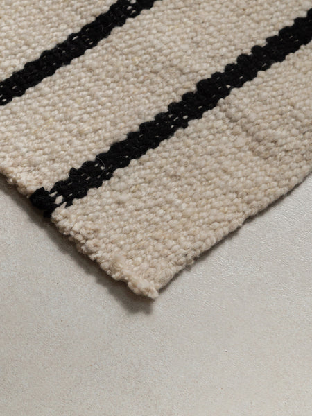 STRIPED | NATURAL WHITE & BLACK | WOOL | CHUNKY THICKNESS