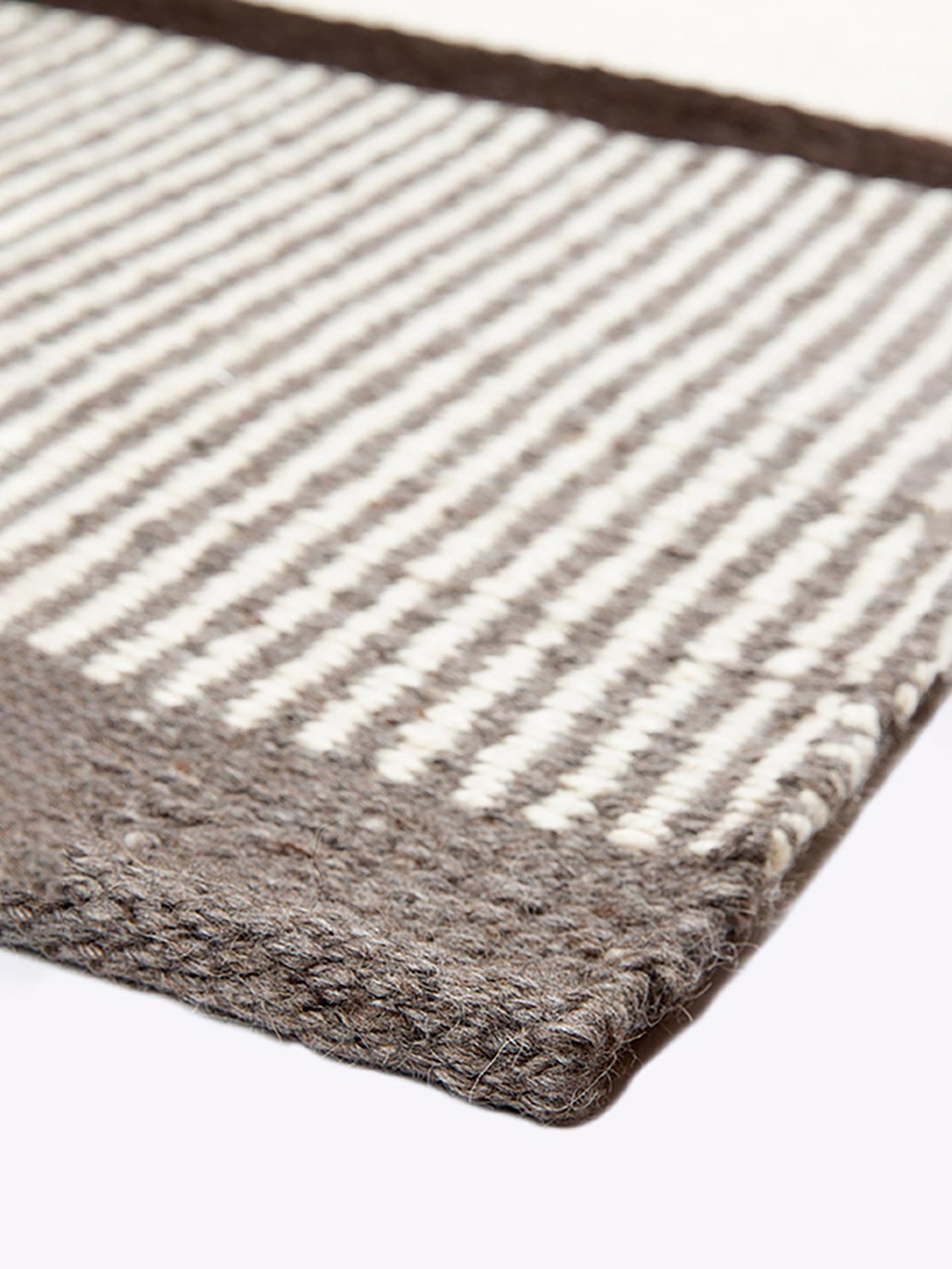 Relieve Natural Striped