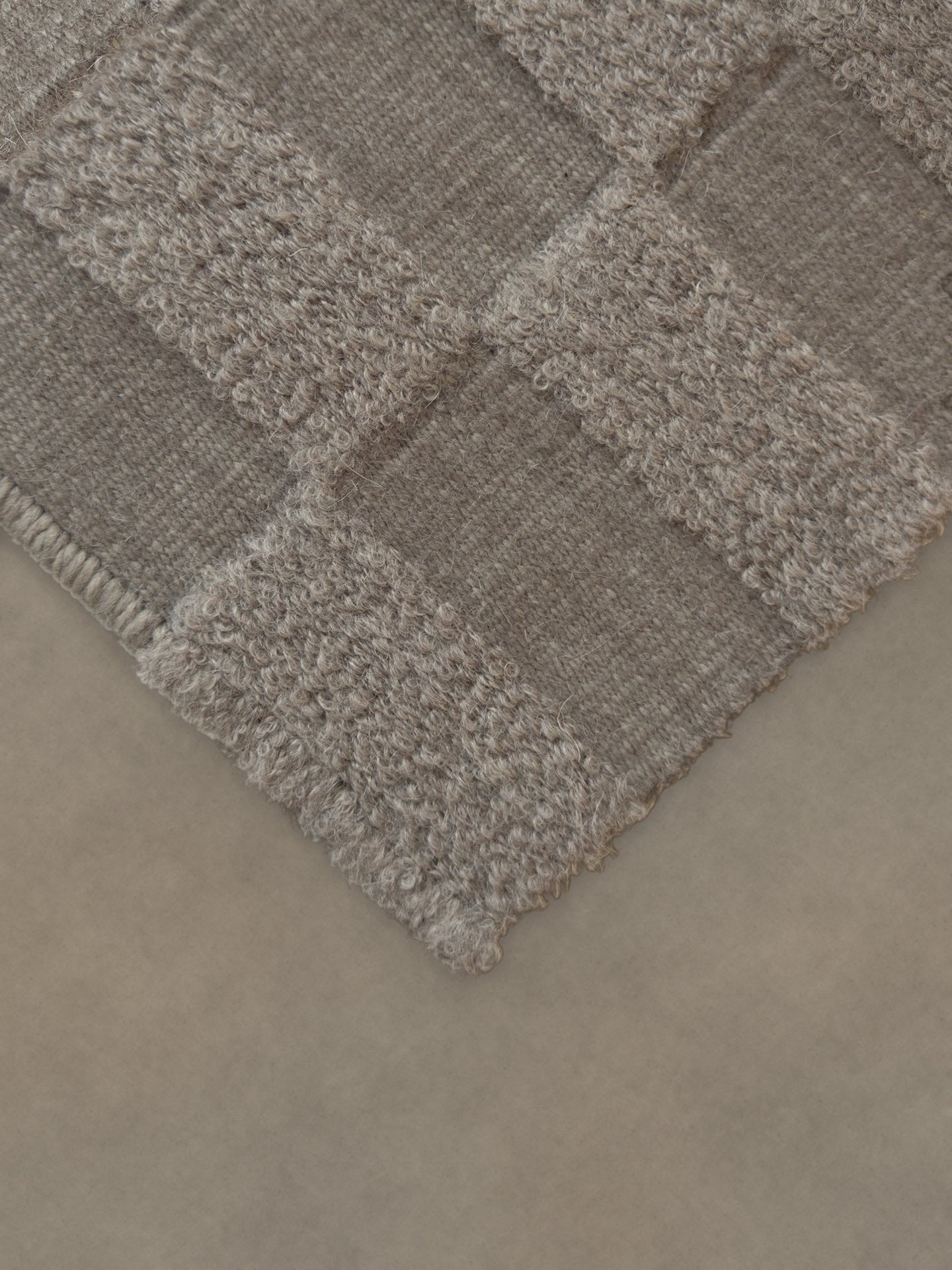 CHECKERED | BEIGE | ALPACA BOUCLÉ | GROSOR FINO
