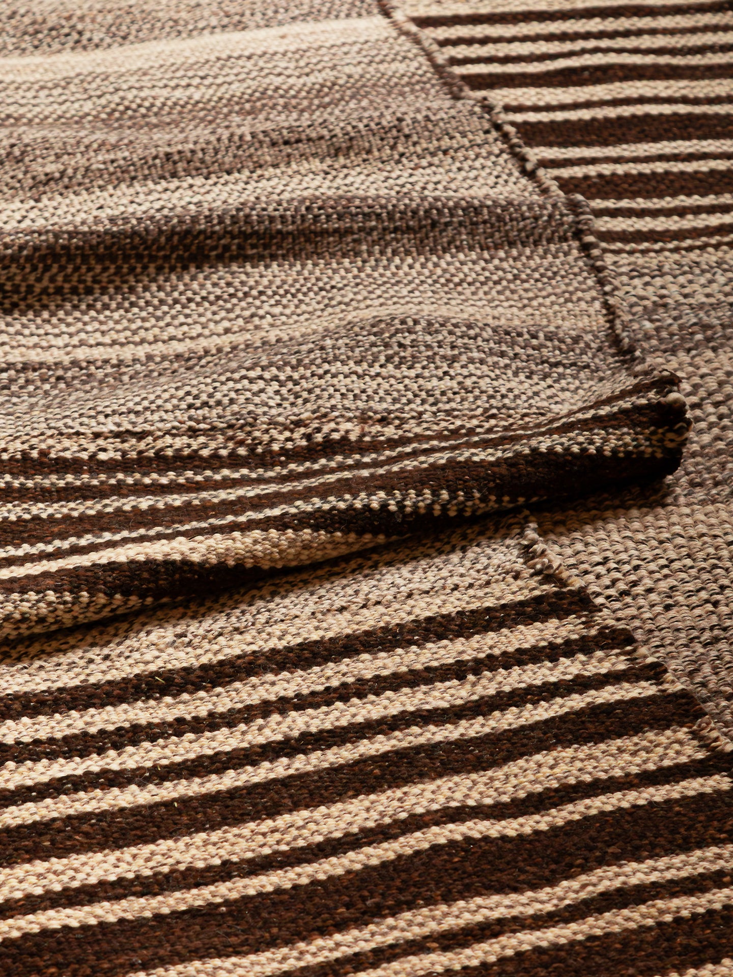 MARBLED RUG | NATURAL SHADES & NATURAL BLACK | WOOL | ULTRA THIN THICKNESS