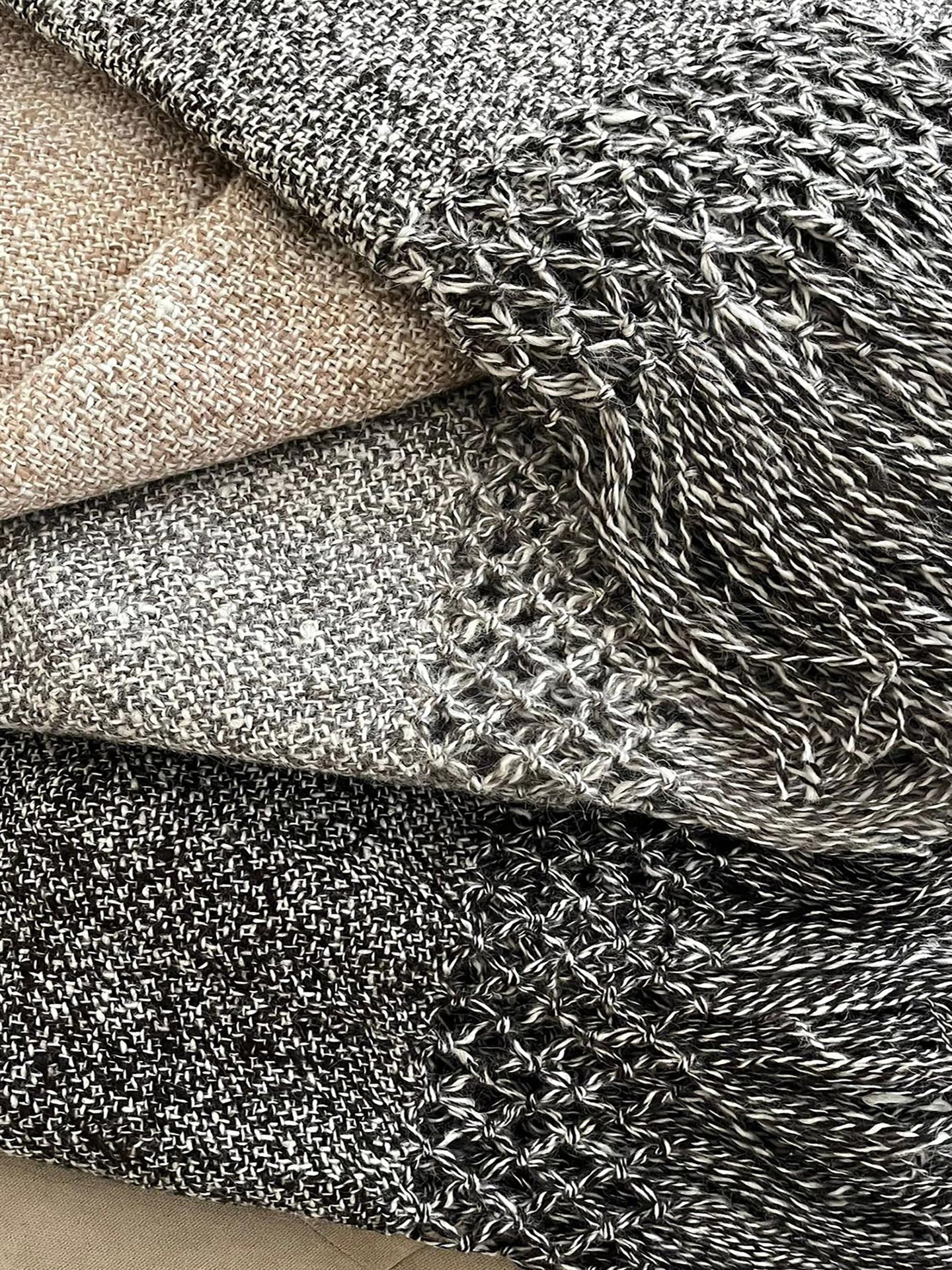 GREY MARBLED THROW