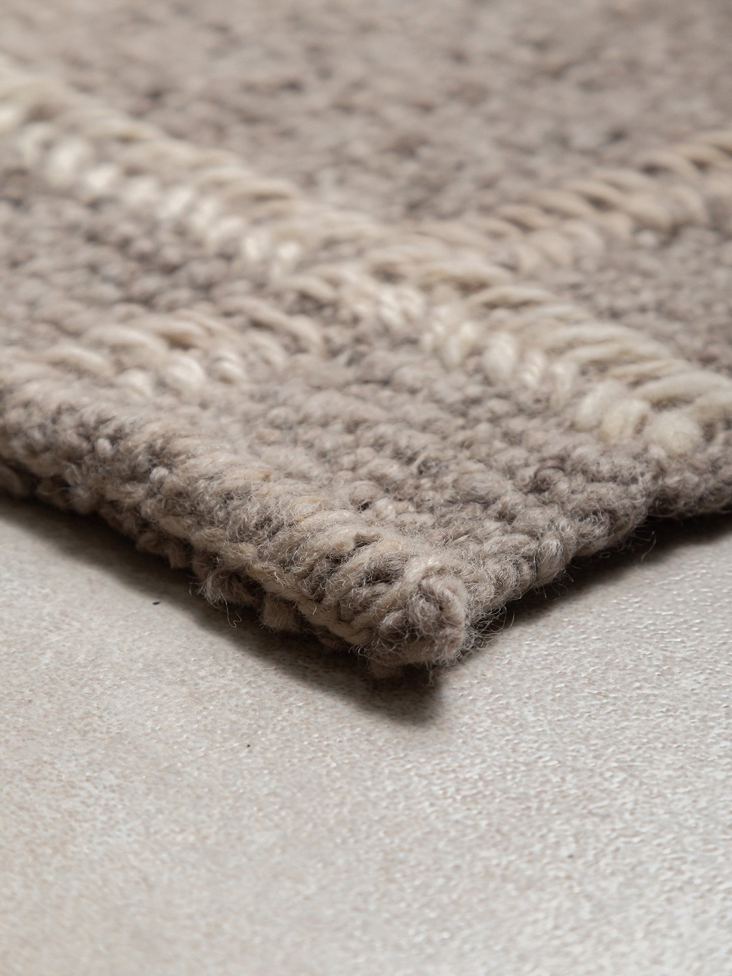 STITCHES RUG | ASH GREY & NATURAL WHITE | WOOL | CHUNKY THICKNESS