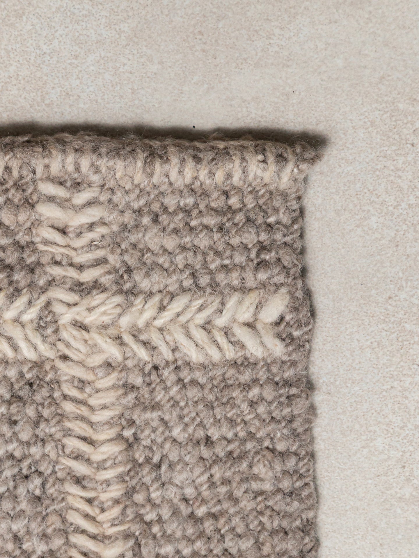 STITCHES RUG | ASH GREY & NATURAL WHITE | WOOL | CHUNKY THICKNESS